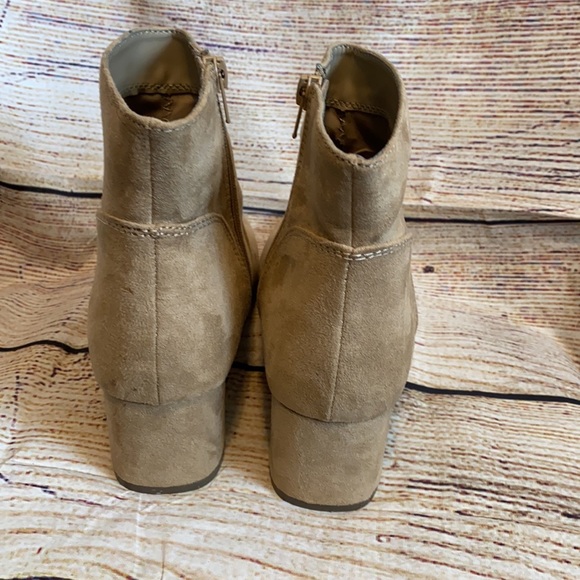 Express Booties - Picture 4 of 7